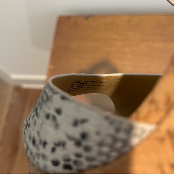 Steve Madden Jess Snake Wedges Size 8 - Picture 6 of 6